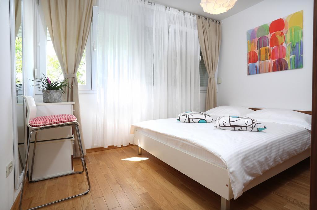 Apartment Peni Split Bagian luar foto