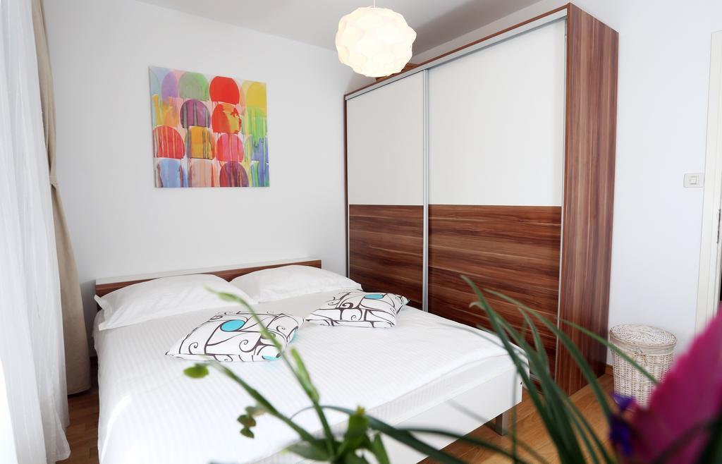 Apartment Peni Split Bagian luar foto